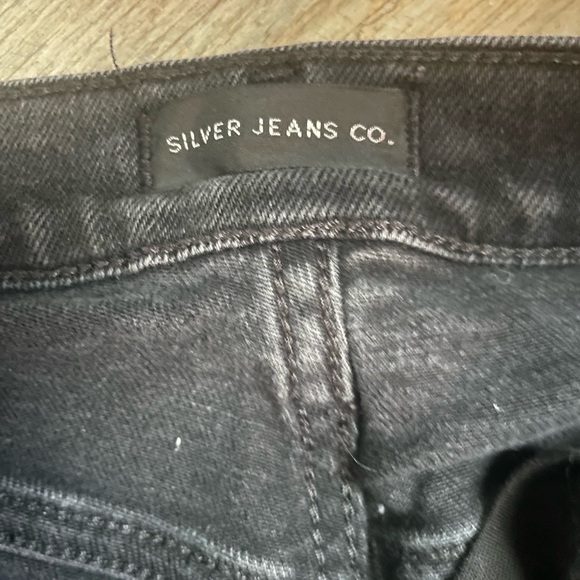Silver Jeans Co. women’s black jeans, size 28 - Picture 2 of 3